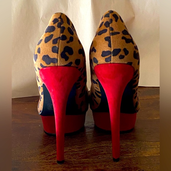 F21 LEOPARD PRINT PLATFORM CLOSED TOE HEELS - Picture 2 of 6